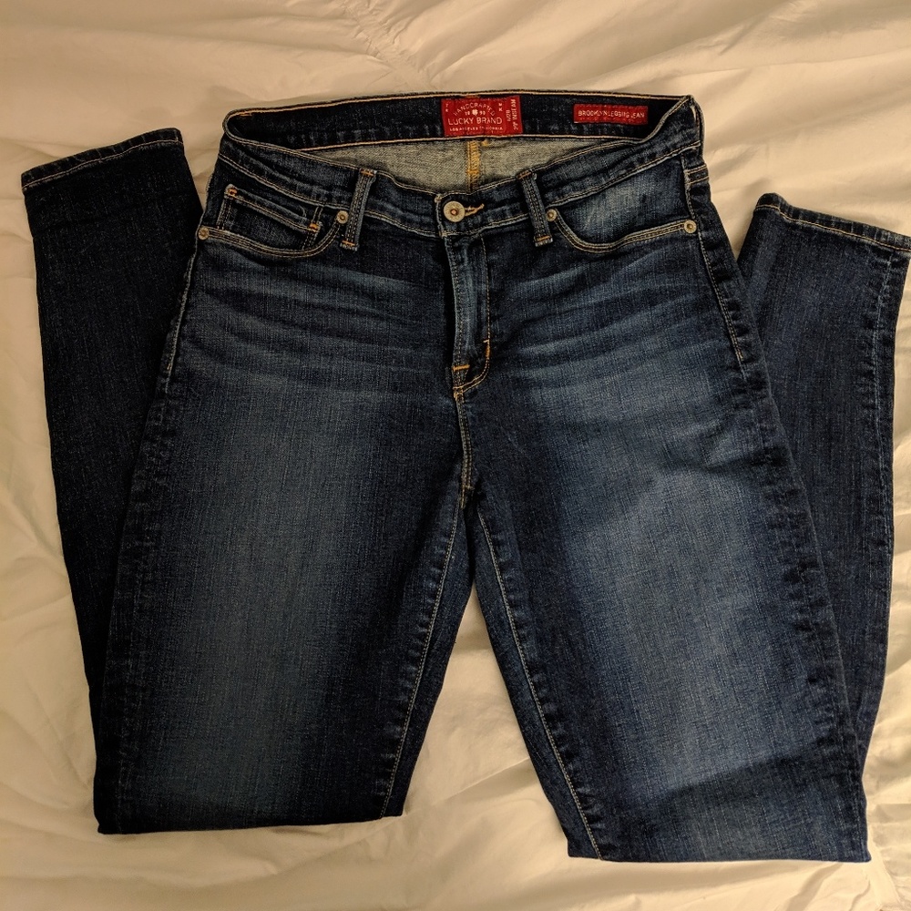 Lucky Brand size 6/28 legging jeans